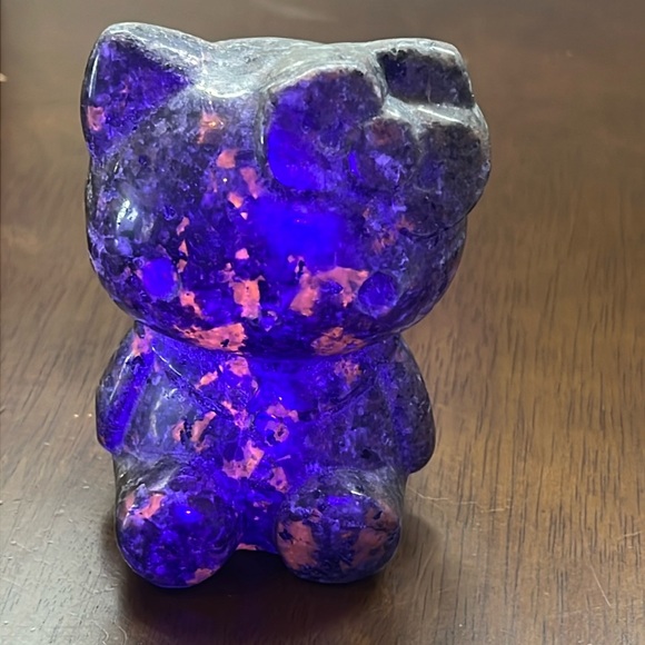 Hello Kitty Yooperlite Carving UV Reactive NWOT - Picture 12 of 17